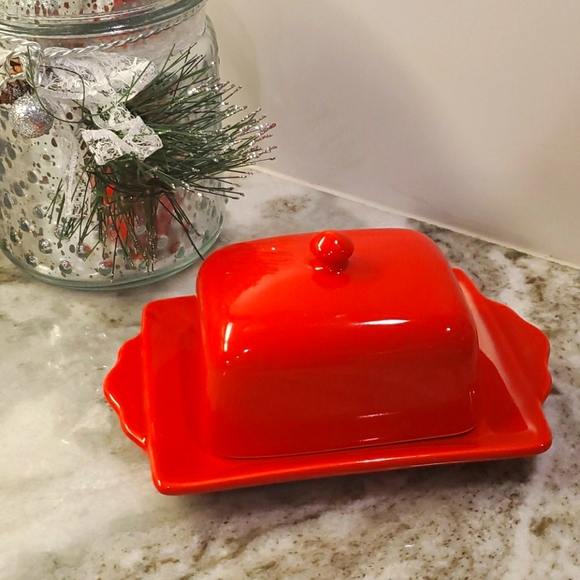 Anthropologie Other - Anthropologie red butter dish